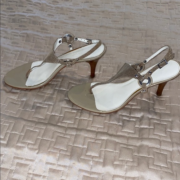 Size 6 1/2 Calvin Klein nude heels - Picture 2 of 7